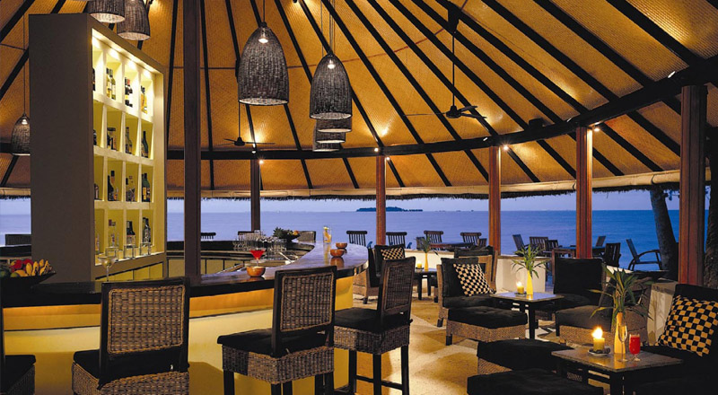 Angsana Ihuru Island Maldives - The Velaavani Bar
