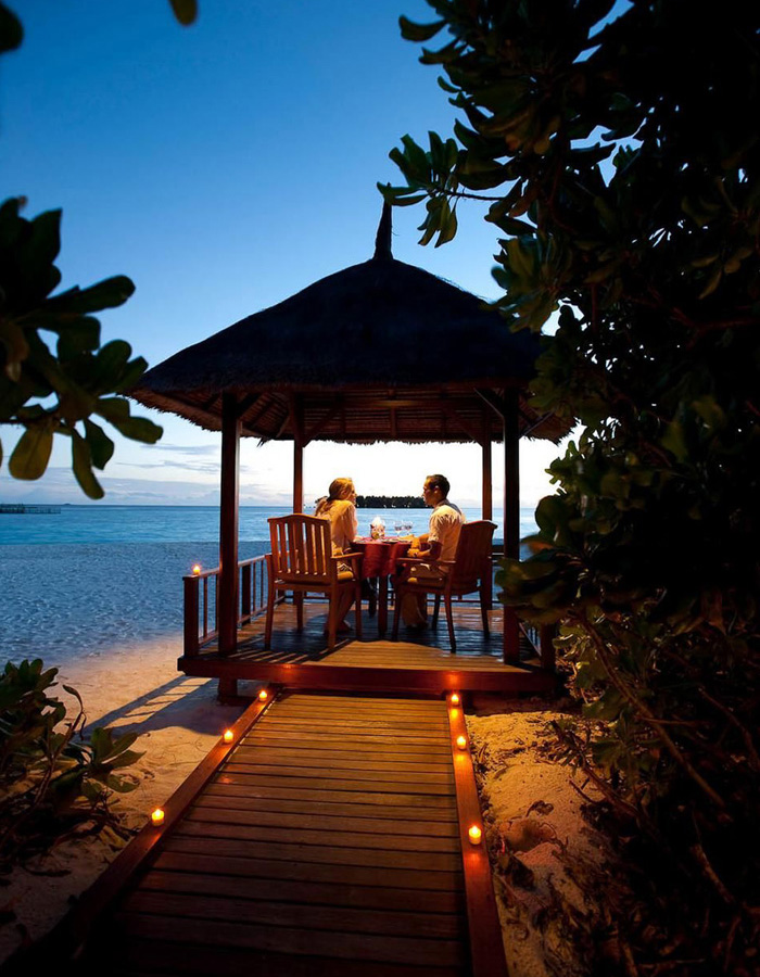Banyan Tree Vabbinfaru Resort, Maldives - In-Villa Dining