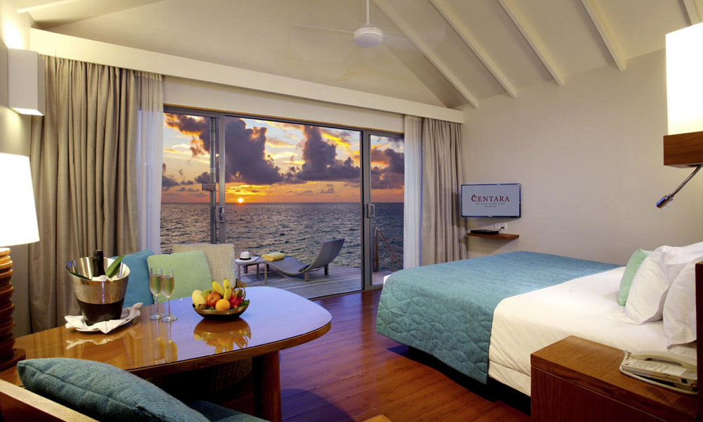 Centara Ras Fushi Resort & Spa Maldives - Deluxe Sunset Water Villa