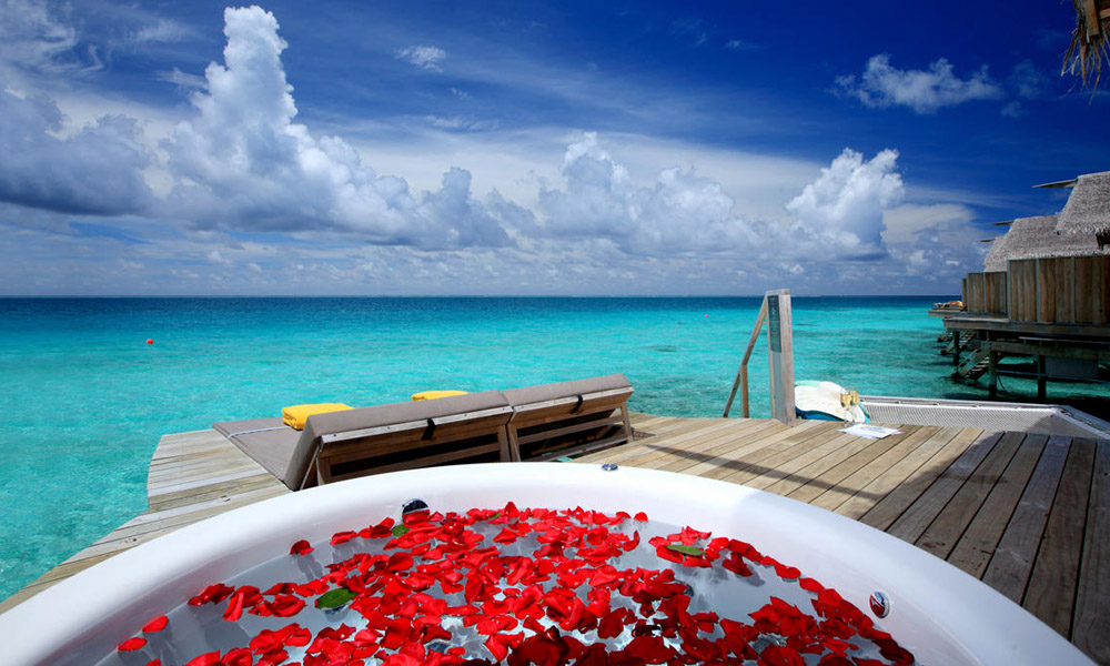 Centara Ras Fushi Resort & Spa Maldives - Premium Deluxe Spa Water Villa