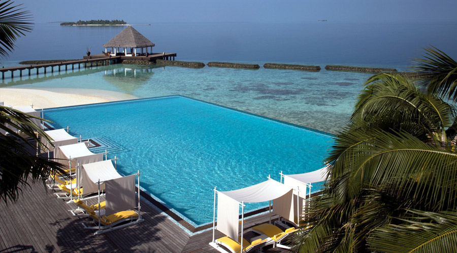 Coco Bodu Hithi Resort Maldives - Latitude Pool Bar