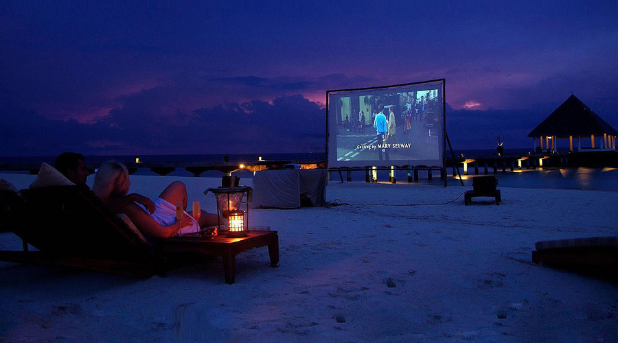 Coco Bodu Hithi Resort Maldives - Silver Screen Under The Stars