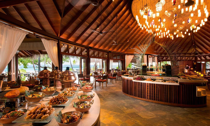 Constance Halaveli Resort - Jahaz Restaurant and Bar
