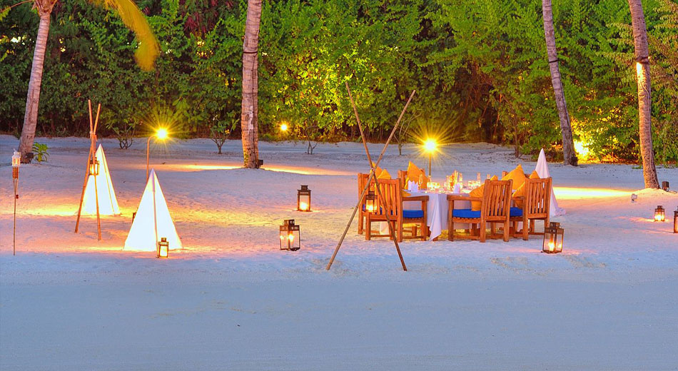 Jumeirah Vittaveli Maldives - Private Beach BBQ