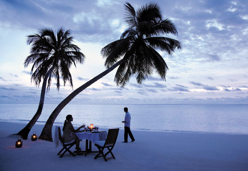 Restaurants & Bars - Romantic Dinner on The Beach