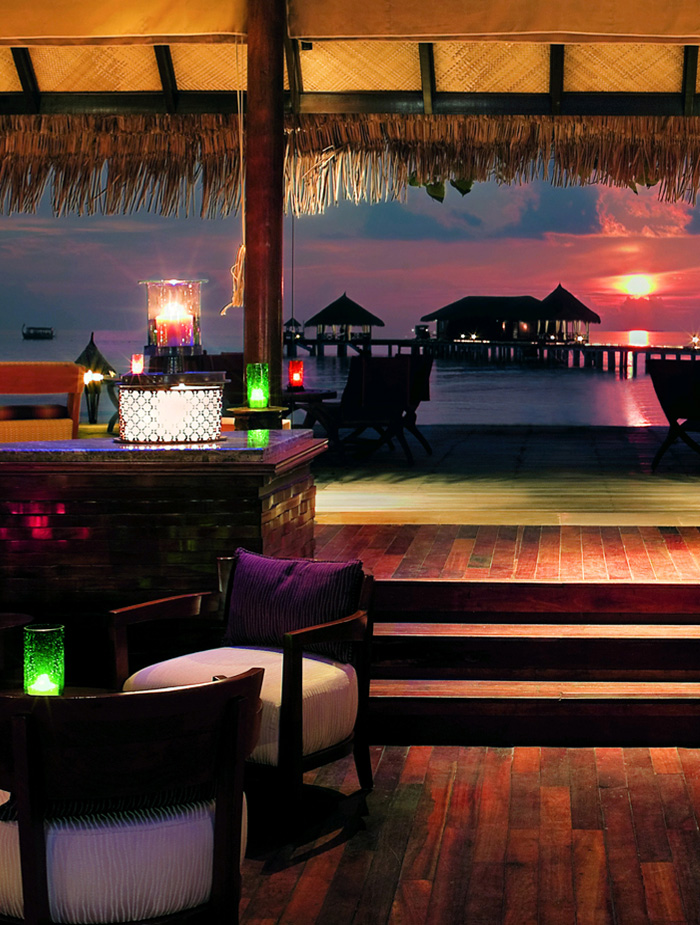 Taj Exotica Resort & Spa - Equator Bar